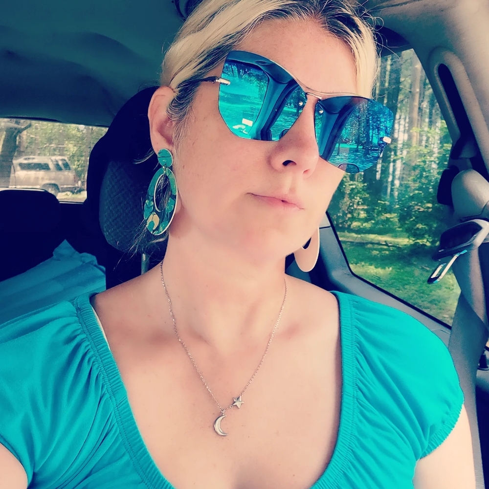 Meet your Posher, Christy